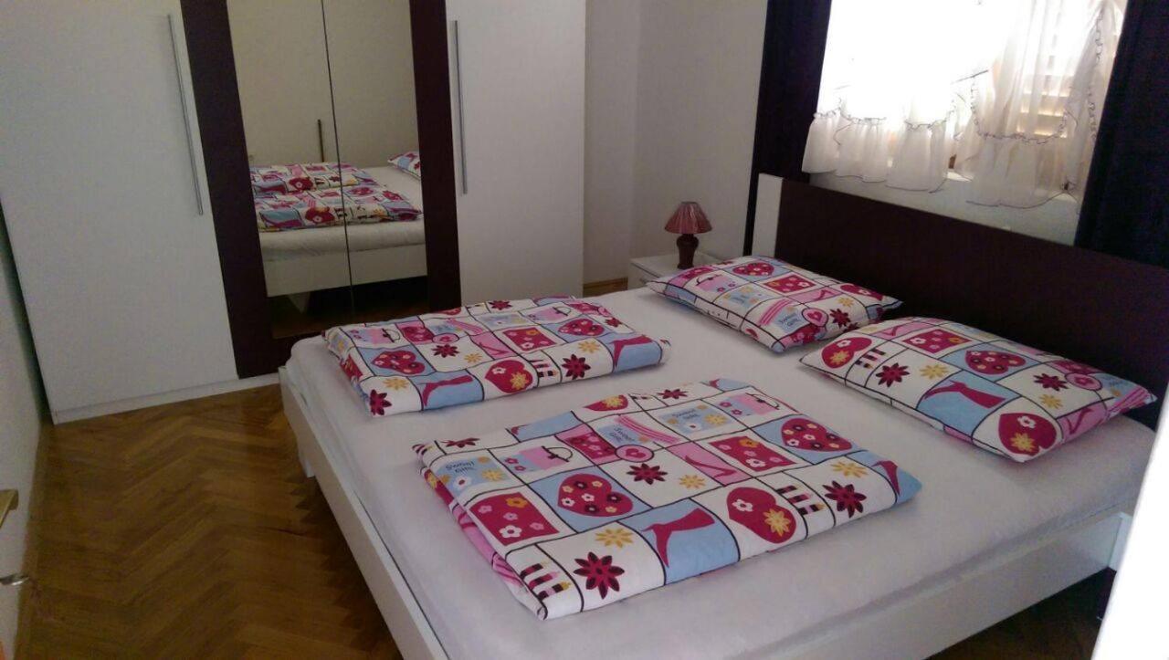 Apartmani Slavica ビオグラード・ナ・モル エクステリア 写真