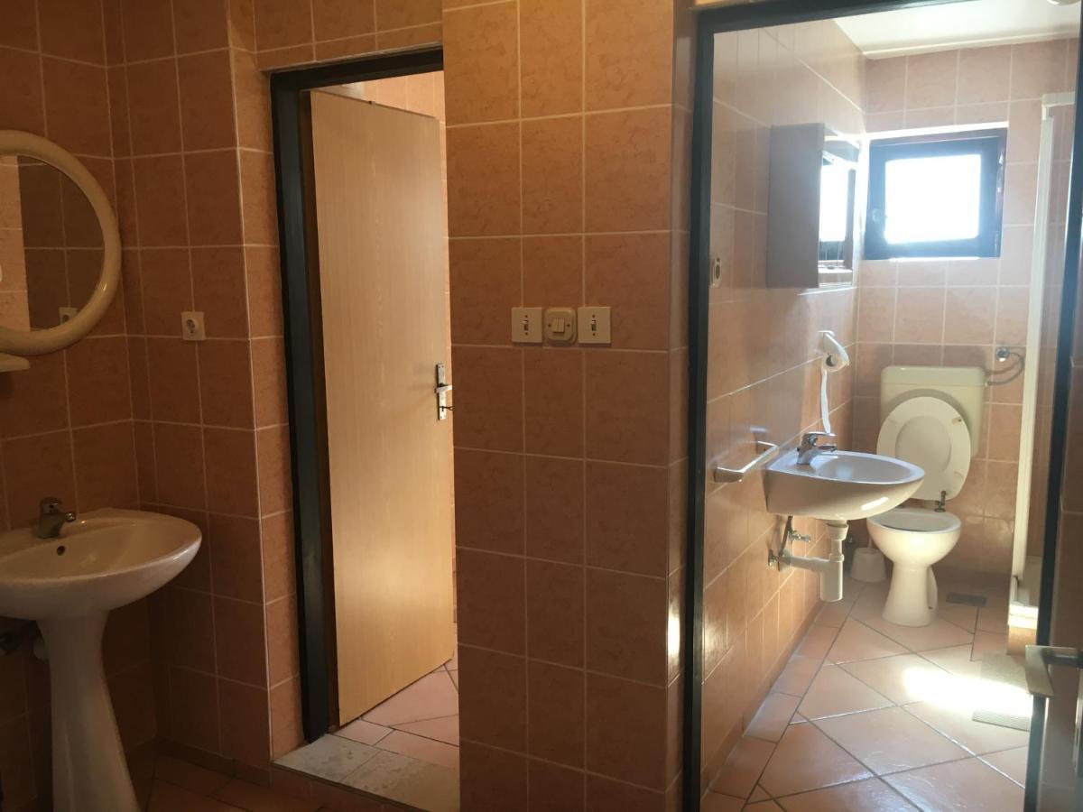 Apartmani Slavica ビオグラード・ナ・モル エクステリア 写真