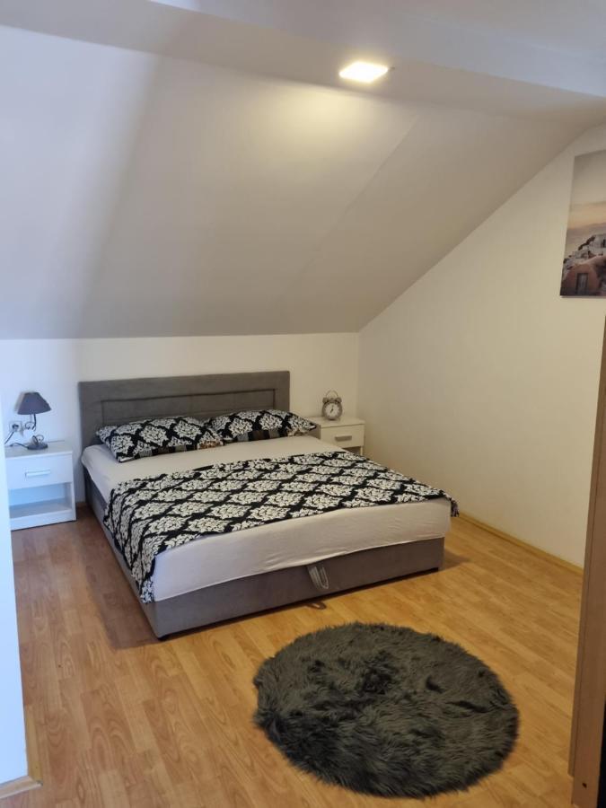 Apartmani Slavica ビオグラード・ナ・モル エクステリア 写真